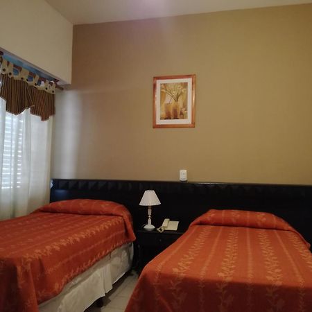 ניוקואן Hotel Crystal מראה חיצוני תמונה