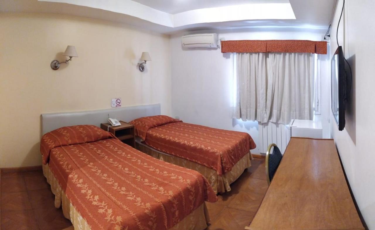 ניוקואן Hotel Crystal מראה חיצוני תמונה